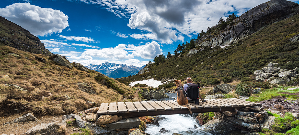 LES-PLUS-BEAUX-TREKS-DES-PYRÉNÉES.jpg